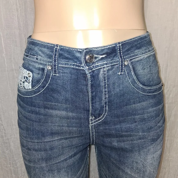 CATO premium Classic Blue Boot Cut Women's Jeans Size 8 - Picture 3 of 16